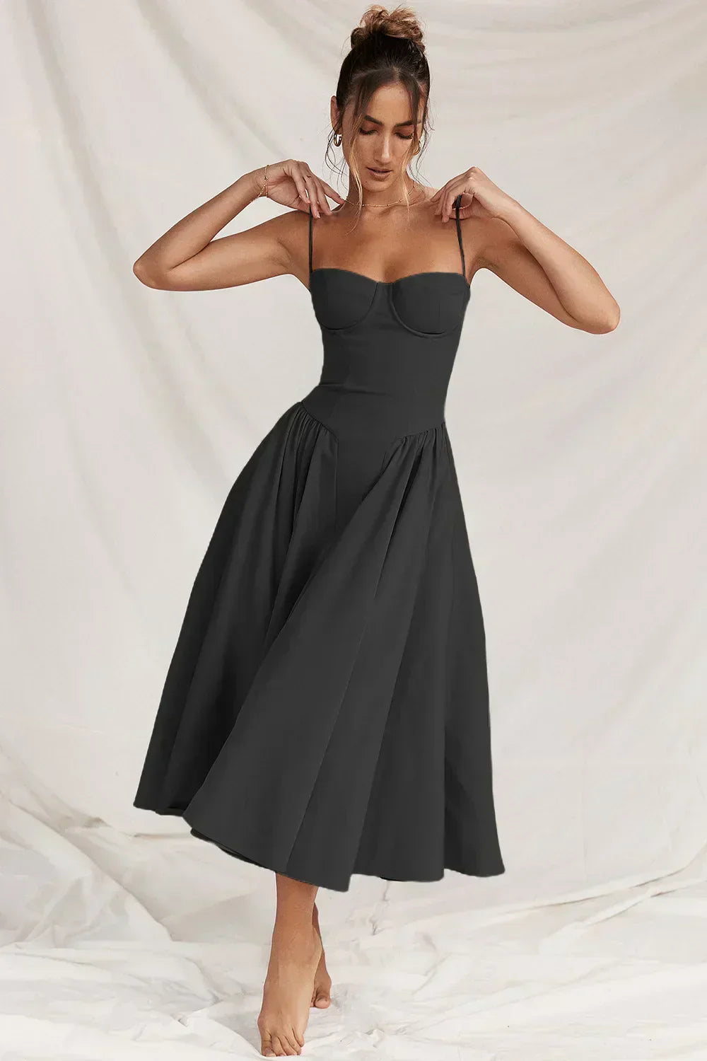 Pandia - Sophisticated sleeveless corset dress