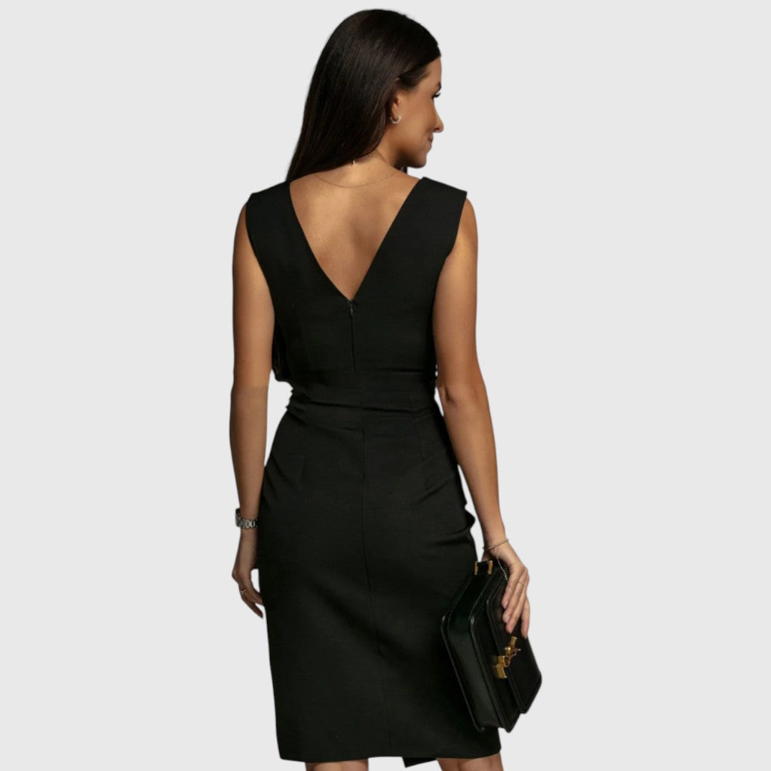 Eileithyia - Fitted dress with a V-neck and slit